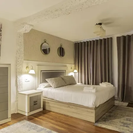 Casco Viejo, Tranvia, Metro, A Pie Apartment *