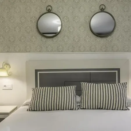 Casco Viejo, Tranvia, Metro, A Pie Daire