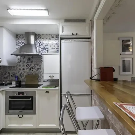 Casco Viejo, Tranvia, Metro, A Pie Daire Bilbao